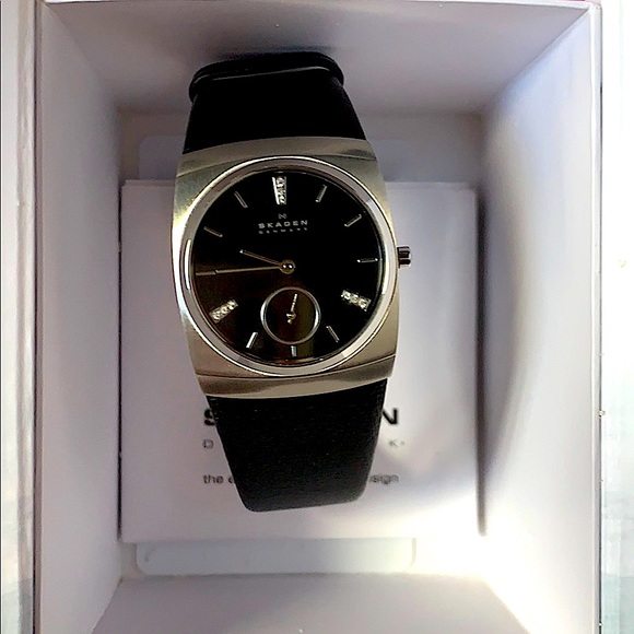 SKAGEN* black leather watch!
